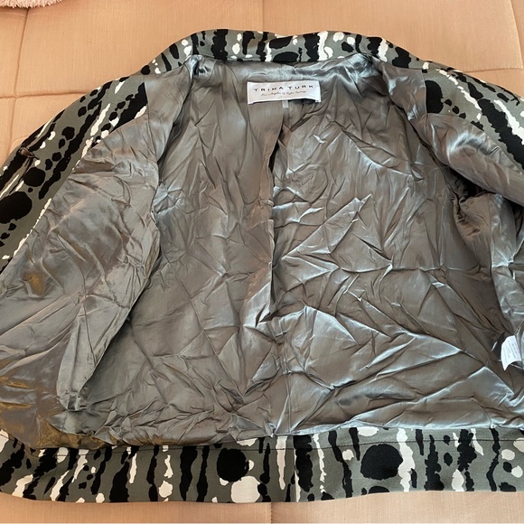 Trina Turk Elegant Gray Jacket - Picture 7 of 10